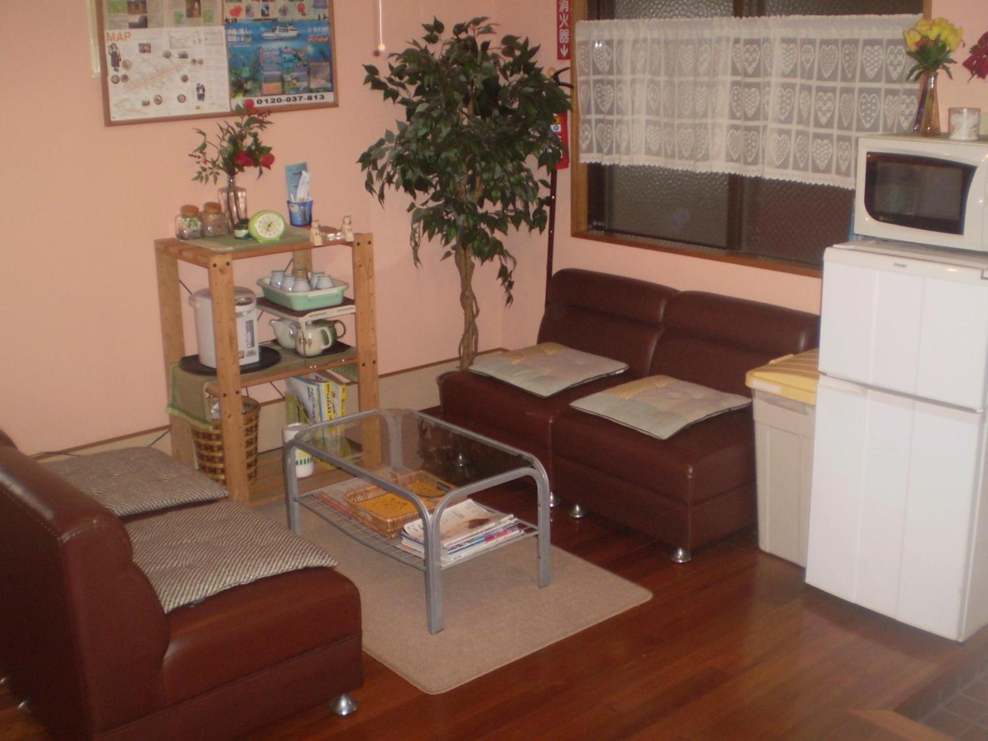 Hostel Hakuseiso Naha Eksteriør billede