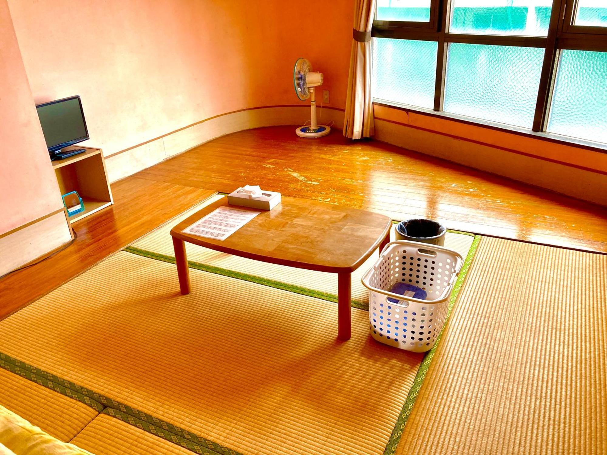 Hostel Hakuseiso Naha Eksteriør billede