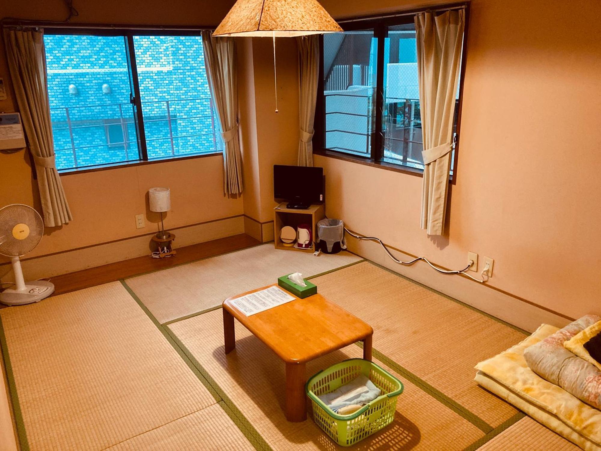 Hostel Hakuseiso Naha Eksteriør billede